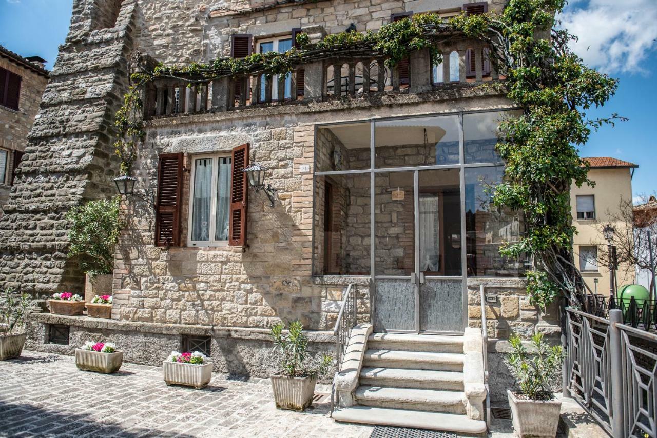 La Rosa Di Francesco Inn Valfabbrica エクステリア 写真
