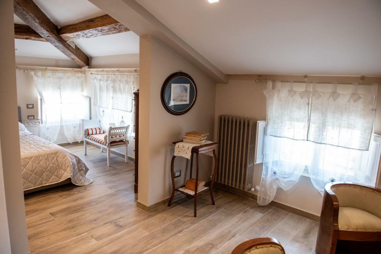 La Rosa Di Francesco Inn Valfabbrica エクステリア 写真