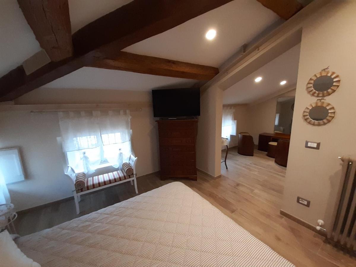 La Rosa Di Francesco Inn Valfabbrica エクステリア 写真